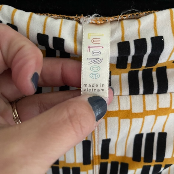LuLaRoe Piano Keys leggings TC - Picture 3 of 3